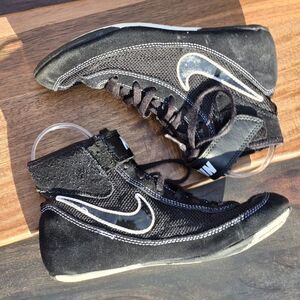 Size 4Y Youth Wrestling Speedsweep  Shoes Black White 366684-001 AB1